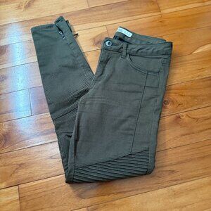 Women ZARA Skinny Jeans Ribbed Knee Panels Ankle Zip Details Olive Green Size 4